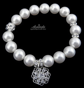 CRYSTALS BEAUTIFUL BRACELET WHITE PEARL FLOW