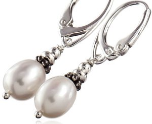 NATURAL BEAUTIFUL WHITE PEARL EARRINGS STERLING SILVER